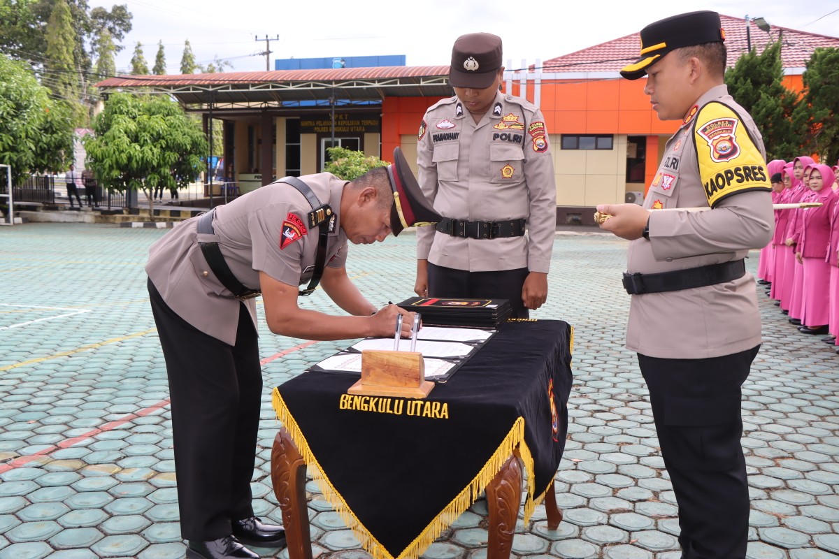 AKBP Bakti Kautsar Ali Pimpin Upacara Sertijab PJU Polres Bengkulu Utara